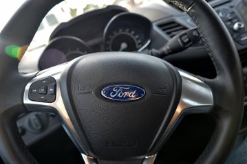 Sfârşitul unei ere: Ford a oprit producţia la una dintre cele mai populare maşini din România, iar Volkswagen se pregăteşte să facă pună capăt unui model emblematic