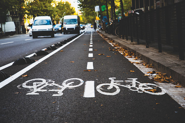 Business sportiv. România, la pedalat. Cu cea mai slabă infrastructură dedicată bicicletelor, în ţară sunt zeci de kilometri de piste de biciclete în stadiul de proiectare şi puţine în construcţie