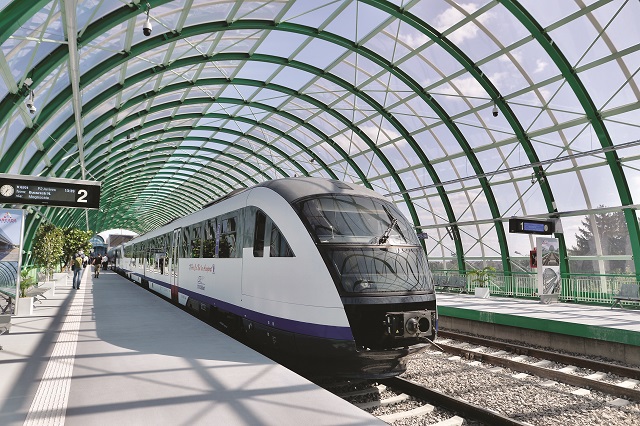 Linia de tren care leagă Gara de Nord de aeroportul Henri Coandă a ajuns anul trecut la 1,2 milioane de pasageri, care reprezintă 8% din traficul de pe Otopeni
