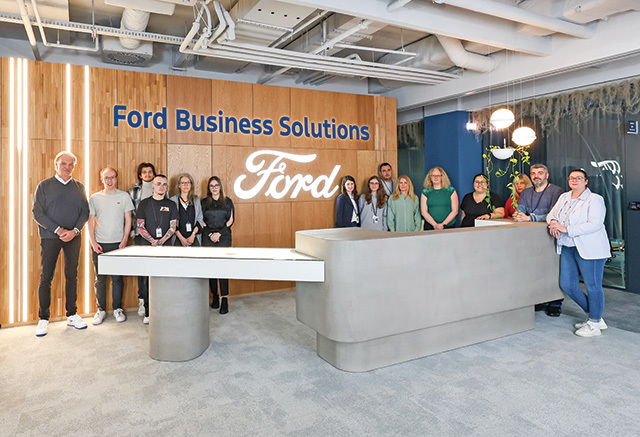 Ford Motor Company extinde birourile Ford Business Solutions şi vrea să dubleze numărul angajaţilor din România. În următoarele luni, 100 de locuri de muncă suplimentare vor fi create şi adăugate forţei de muncă deja existente