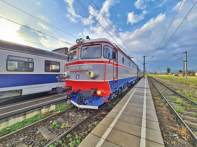 „Performanţa“ de pe calea ferată. Între nouă şi zece ore durează călătoria cu trenul pe Bucureşti-Cluj, o rută de sub 500 de kilometri, în timp ce călătoria pe distanţe similare Berlin-München sau Vienna-Innsbruck durează patru ore