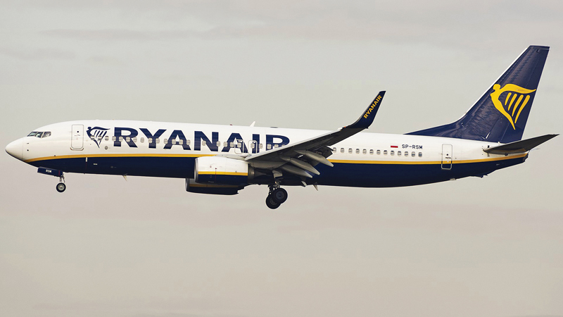 Ryanair vrea să transporte 3,6 milioane de pasageri înspre şi dinspre aeroporturile locale, plus 15% faţă de anul anterior. Operatorul va introduce rute noi şi va creşte frecvenţa unor rute existente