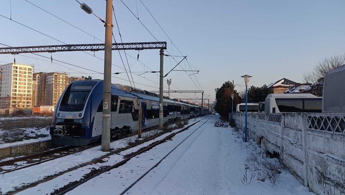Cum arată primele trenuri electrice livrate de producătorul polonez PESA? Prima ramă va circula pe Bucureşti-Braşov la final de februarie. Contractul total, 561 mil. euro. GALERIE FOTO