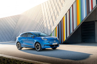 Uzina Ford Craiova trece treptat de la motorul EcoBoost la asamblarea bateriilor, iar Ford Otosan avertizează că România pierde teren în faţa Turciei pentru noile proiecte