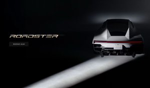 Tesla Roadster se poate rezerva şi din România: varianta “de mijloc” costă peste 230.000 de euro. Preţul final nu se cunoaşte încă, iar producţia începe abia în 2028