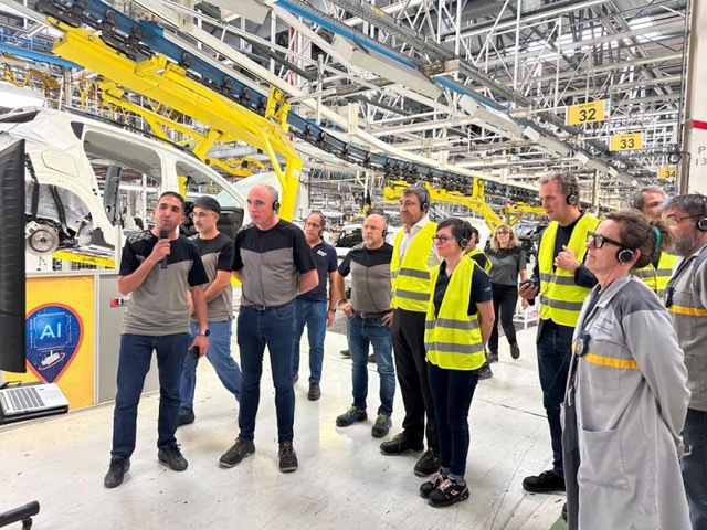 Thierry Charvet, Renault: „La Tanger punem bazele industrializării viitorului nostru vehicul-cheie pentru marca Dacia”. În Maroc, viitorul Dacia se pregăteşte acum, la Mioveni discuţia e despre „poate după 2030"