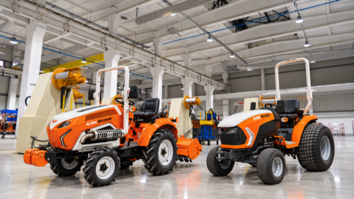 Ruris, compania antreprenorului craiovean Cătălin Stroe, lansează la Indagra un tractor 4x4 care va fi fabricat pe fosta platformă MAT Craiova, într-o fabrică de 10 milioane de euro