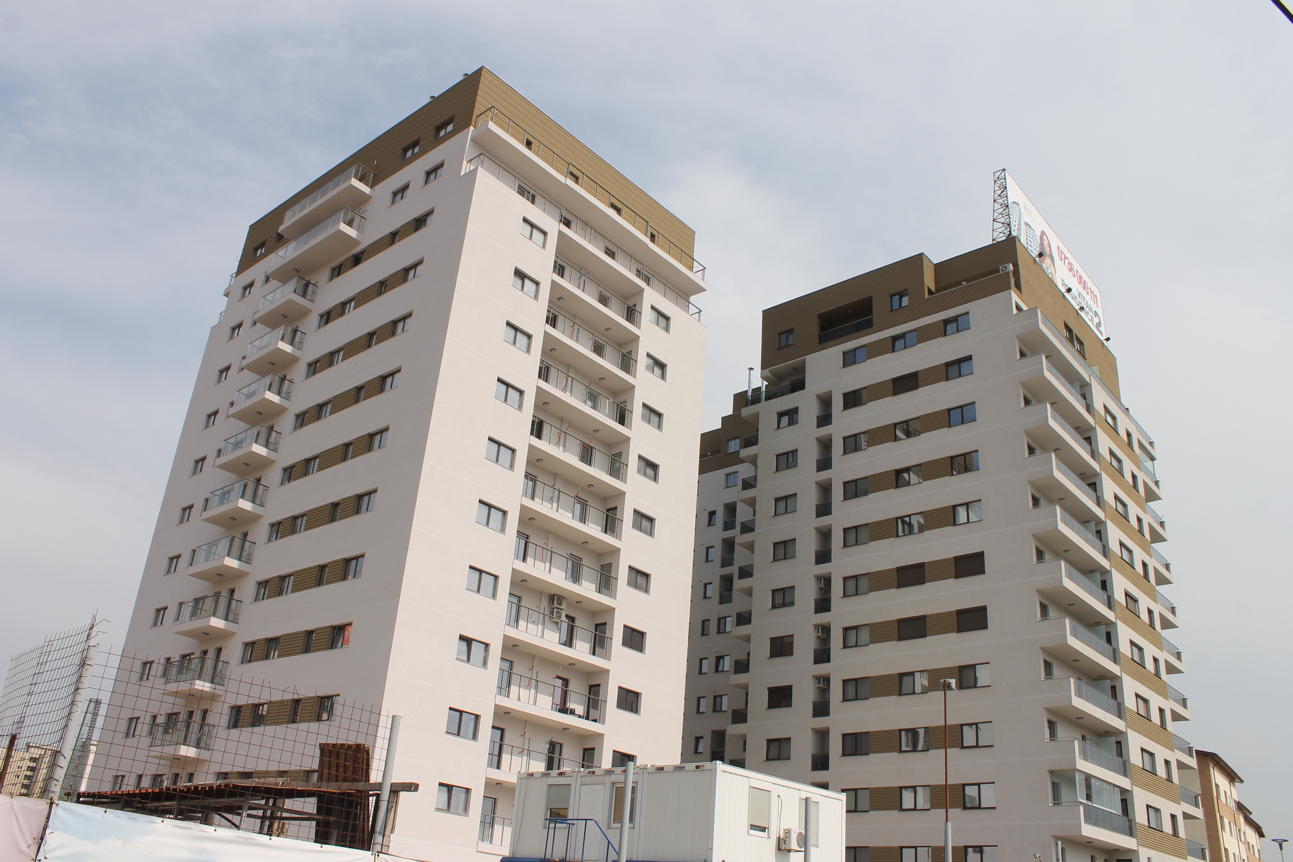 Apartamentele noi din Bucureşti sunt cu doar 10% mai scumpe decât cele din blocurile comuniste