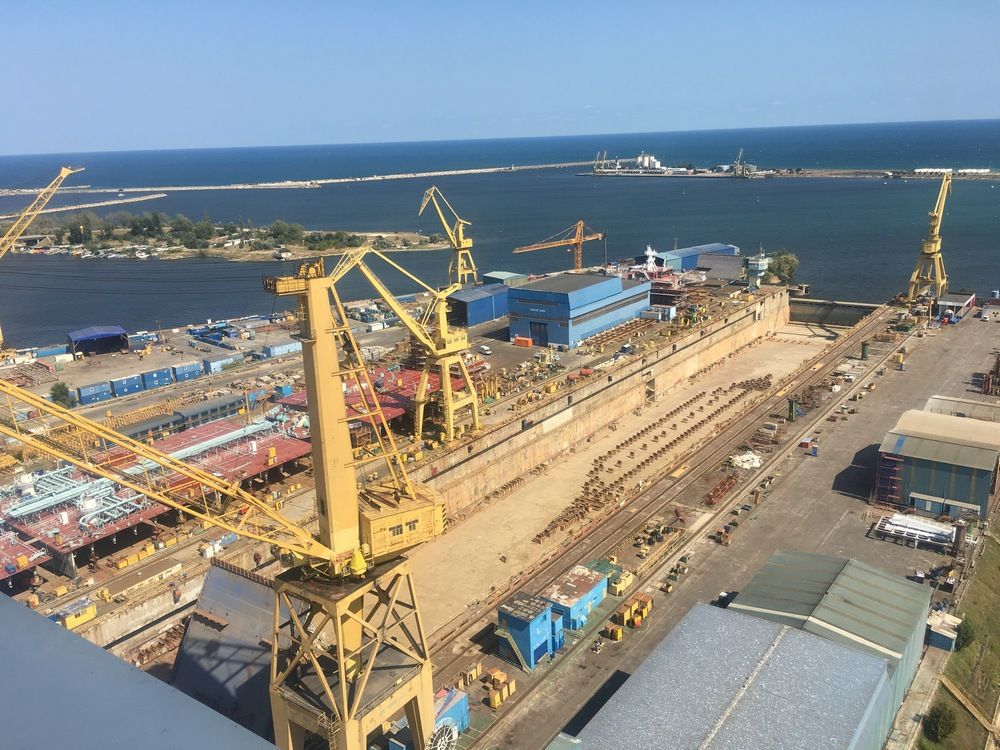 Tranzacţie majoră, prin care se salvează un obiectiv industrial mare din România: Grupul olandez Damen, care are un şantier la Galaţi, cumpără şantierul naval din Mangalia de la sud-coreenii de la Daewoo