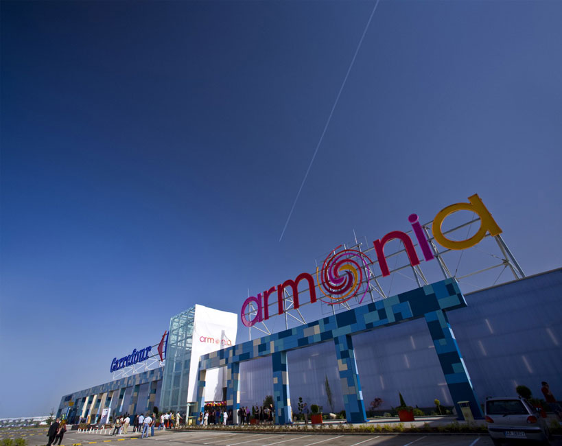 IMMOFINANZ a vândut fostul centru Armonia Center Arad companiei de investiţii Oresa