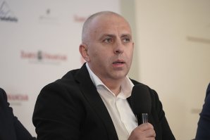 Adrian Gârmacea, proprietar Barrier Bacău: Nu luăm în calcul să ne extindem cu o fabrică în afara ţării, pentru că este complicat cu forţa de muncă, dar ne gândim să achiziţionăm o a doua fabrică în România
