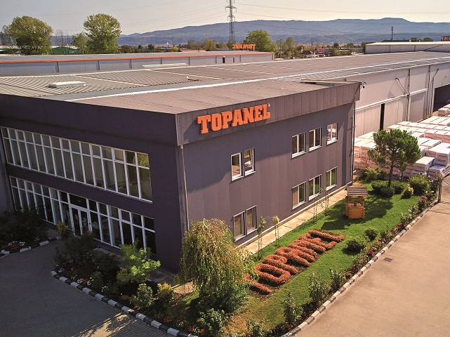Antreprenori locali. Producătorul de panouri termoizolante Topanel, cu fabrică la Râmnicu Vâlcea, şi-a majorat afacerile cu 7%, ajungând la 362 mil. lei, cu un profit de 48 mil. lei