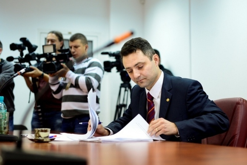 Procurorul general al României: Ameninţarea Lukoil "dacă mâine nu ridici sechestrul, noi plecăm" pune presiune pe procuror 