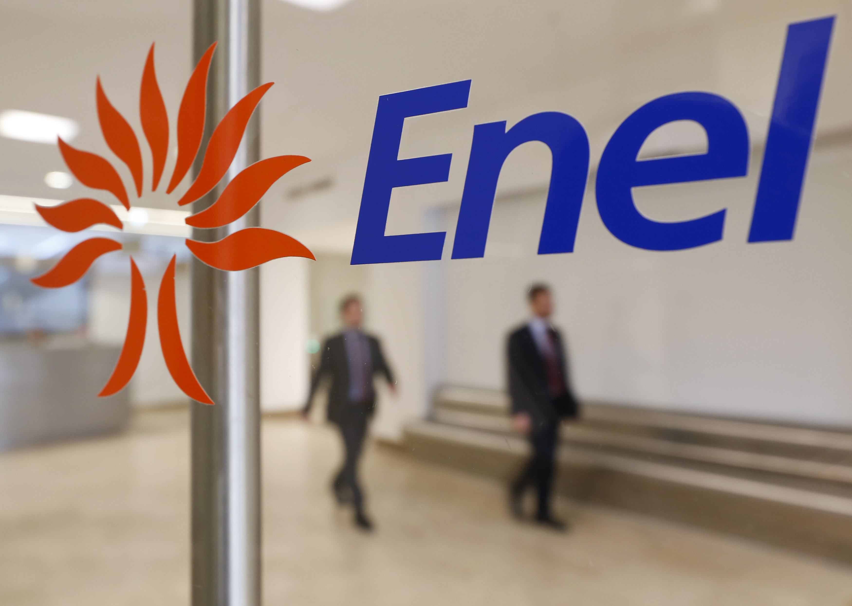 Enel ar putea obţine peste 1,25 miliarde de euro din vânzarea activelor din Slovacia