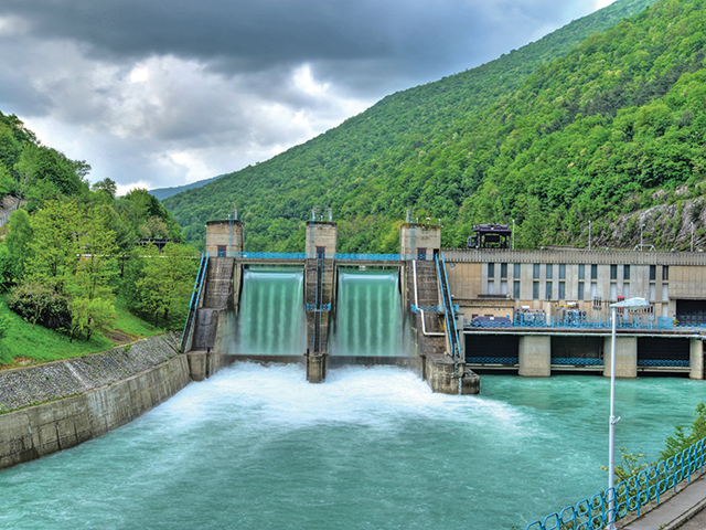 De ce vrea Hidroelectrica să cumpere CEZ Vânzare, când furnizorii au devenit cei mai mari pierzători ai crizei energetice? Producătorul de stat ar urma să preia circa 1,3 milioane de casnici dintr-un foc