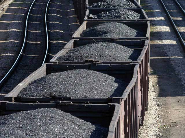 Cărbunele nedorit de Europa se îndreaptă către China şi India