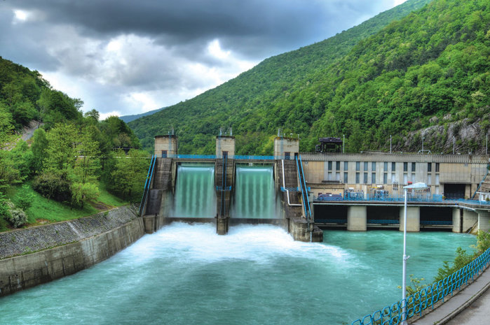 Energia care stă la uşile sistemului de zeci de ani. Care este situaţia hidrocentralelor blocate? Valoarea lor este de 1 miliard de euro, din care restul de executat este de 351 milioane de euro