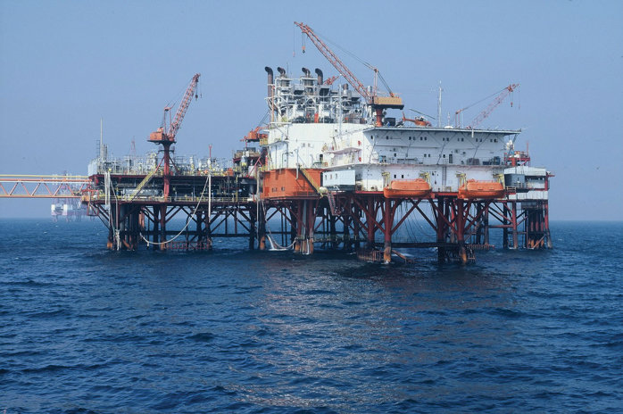 OMV Petrom, investiţii bugetate de 9 mld. lei, cele mai mari din istoria companiei, şi o triplare a bugetului de achiziţii. Totul a fost calculat la un preţ mediu de 65 dolari/baril. Acum este peste 100 dolari/baril. Pentru fiecare apreciere de un dolar a
