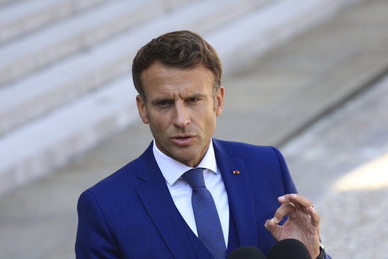 Emmanuel Macron sună mobilizarea pentru accelerarea electrificării Franţei şi este ascultat