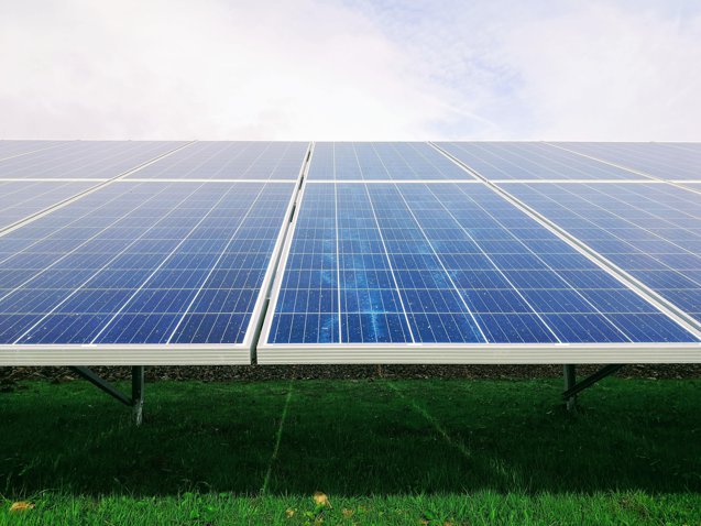 Banii pe care îi ridică energia verde arată câtă nevoie este de ea: Rezolv Energy ia 561 mil. euro pentru un proiect din Arad, care la momentul finalizării va deveni cea mai mare investiţie verde onshore din Uniunea Europeană