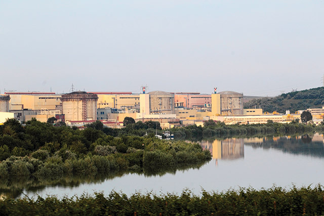Criza de la Cernavodă se prelungeşte cu încă o lună, preţul energiei spot frige. Transelectrica are mână liberă să taie din consum dacă producţia nu ajunge