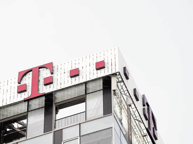 Telekom prelungeşte până la 17 august termenul de depunerea a ofertelor pentru 24 de imobile