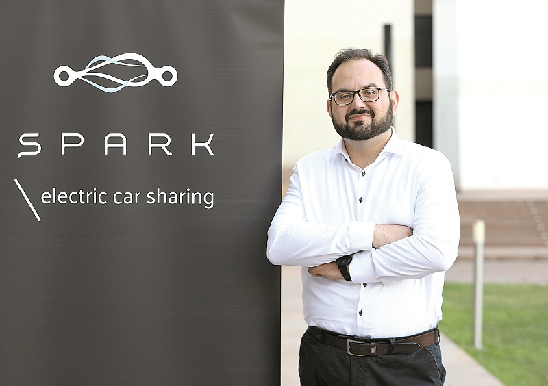 Lituanienii de la Spark vor investi 700.000 euro pentru a aduce maşini electrice de închiriat. Compania de e-car sharing va pune la dispoziţia bucureştenilor o flotă de 50 de maşini electrice în următoarele săptămâni