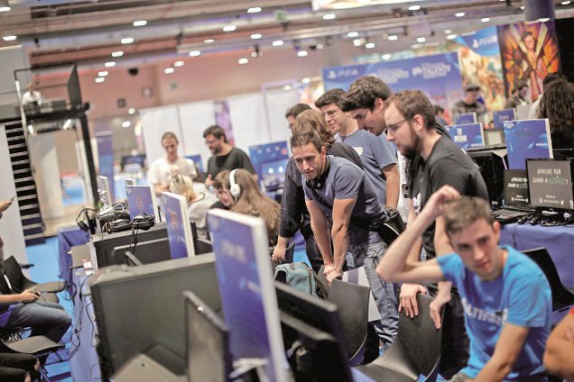 Tot mai multe voci din IT anunţă un nou an cu turbulenţe pentru industria din România: „Ce a fost în ultimii ani în IT nu va mai fi. Restructurările vor continua, dar cei foarte buni rămân căutaţi“. România a pierdut avantajul de cost: „Suntem comparabili