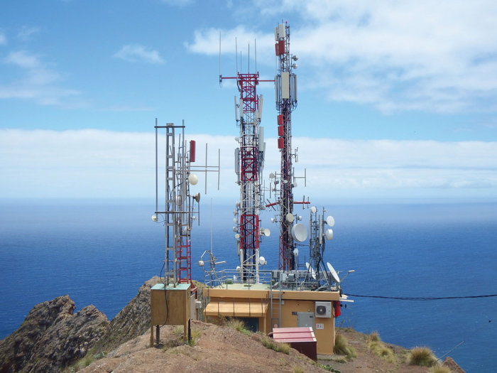Cum o companie maghiară îşi creează un imperiu telecom şi de date în Balcanii de Vest