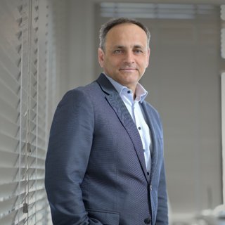 Fondul de private equity Hg a anunţat preluarea controlului ENTERSOFTONE, grupul care a reunit BITSoftware şi SoftOne România, la o evaluare de circa 1 mld. euro. Hg avea deja o legătură cu piaţa românească de software prin Visma, grup în care deţine o participaţie majoritară. Visma a făcut în România două achiziţii – SmartBill şi Keez