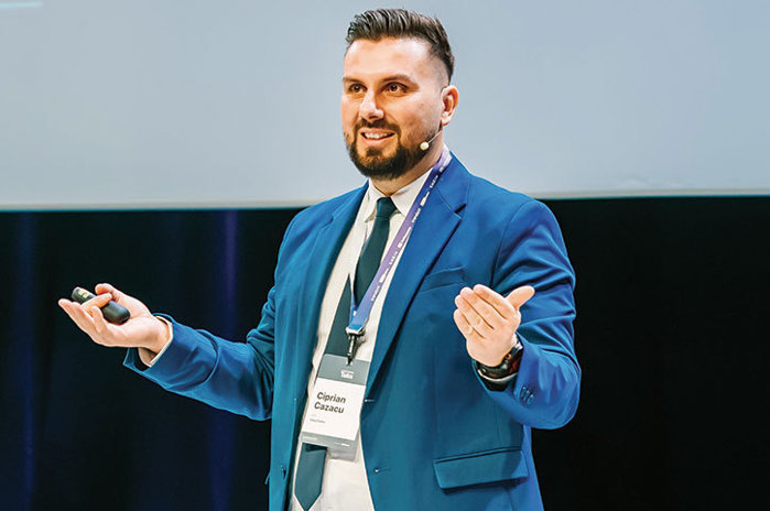 ZF IT Generation. Start-up Update. Ciprian Cazacu, cofondator şi CEO, easySales, platformă de automatizare pentru magazine online: Am crescut cu 35% în primele nouă luni, iar din trimestrul al doilea suntem pe profit. Ţintim venituri recurente anuale de 1,8 mil. euro la final de an. În Polonia am crescut de patru ori şi ne extindem prin parteneri locali