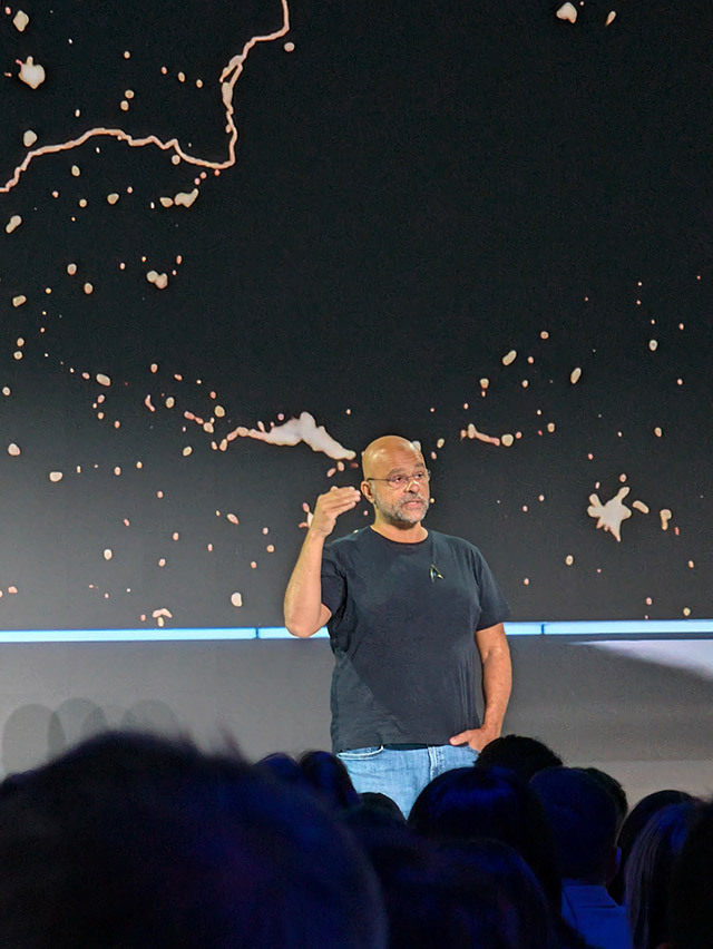 Mo Gawdat, fost director de business al Google X: România poate folosi AI pentru a-şi construi propria tehnologie. Folosiţi-vă de lupta  dintre giganţii din AI pentru a vă crea tehnologii suverane, niciun laborator din SUA sau China nu ştie mai bine decât