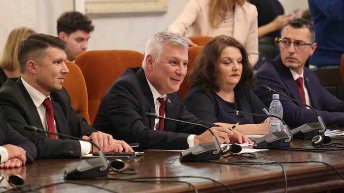 Ce a spus Daniel Zamfir, propus la Economie şi Digitalizare, despre tehnologie la audierile din Parlament: a promis o competiţie pentru drone româneşti şi sprijin pentru cercetare şi publicarea contractelor SAFE. Nimic despre 5G, fibra optică şi securitate cibernetică
