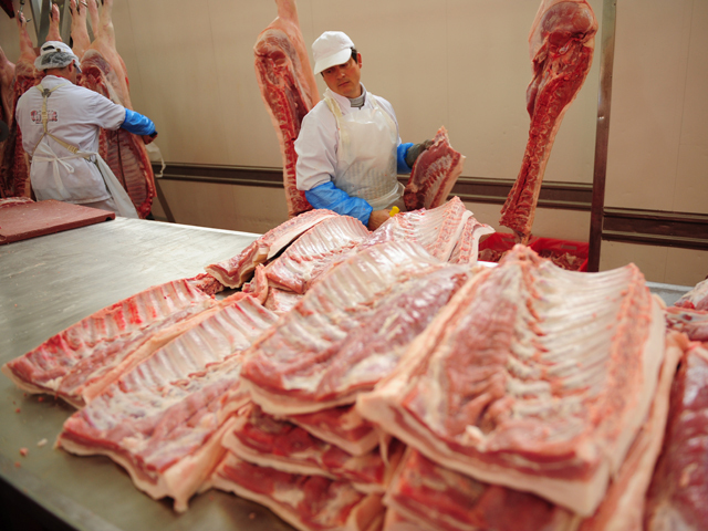 Patronatele au început o campanie pentru reducerea TVA la carne la 5%