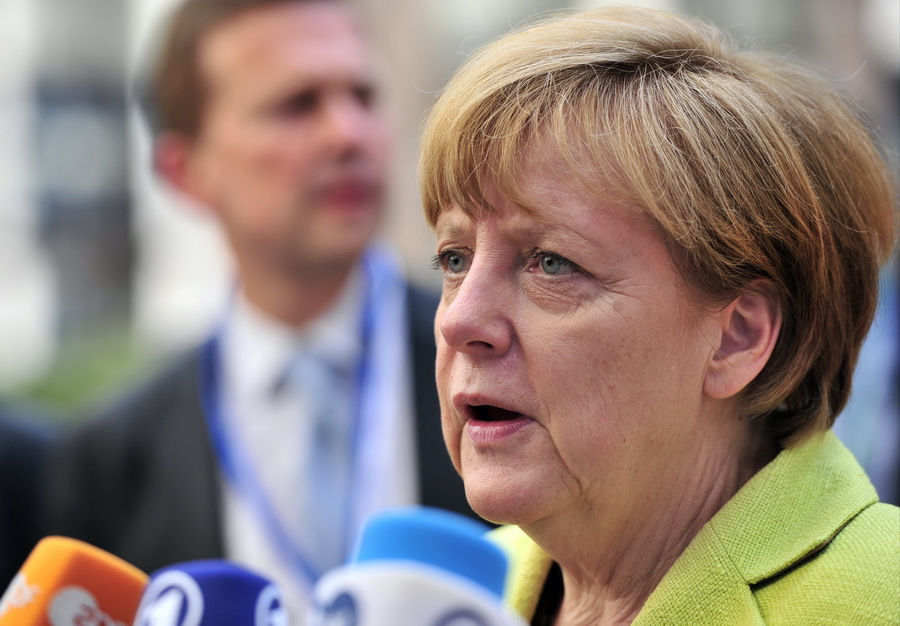 Merkel dă vina pe Italia şi Franţa pentru stagnarea economiei UE
