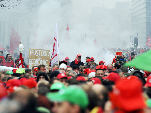 Cel puţin 100.000 de manifestanţi la Bruxelles împotriva măsurilor de austeritate ale guvernului