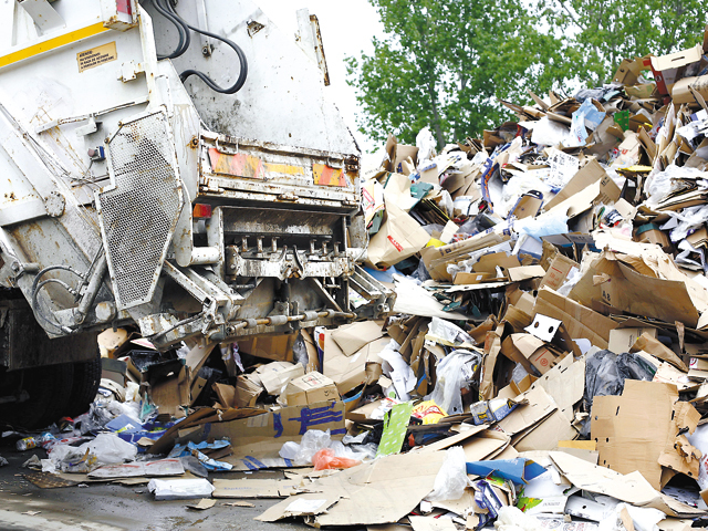 Amânarea taxei pentru depozitarea deşeurilor la groapă, unul dintre motivele pentru care România are doar 5% reciclare