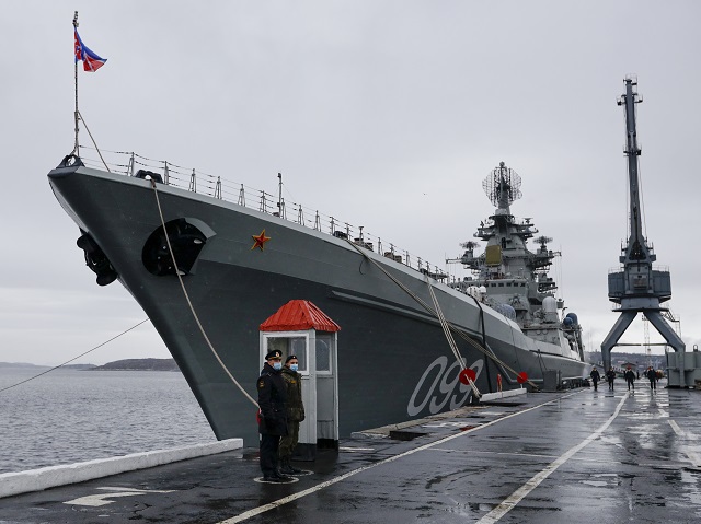 Ucrainenii spun că au scufundat cea mai mare navă de război a ruşilor