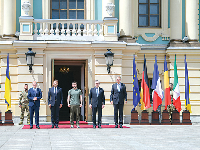 Liderii Franţei, Germaniei, Italiei şi României, la masă cu preşedintele ucrainean, Volodîmîr Zelenski, pentru prima dată de la izbucnirea războiului