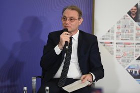 Oficial. Lista membrilor viitorului cabinet Luca Niculescu şi principalele priorităţi ale premierului desemnat. O nouă lege a salarizării în sectorul public în 2027, indexări de pensii şi un nou mecanism de creştere a salariului minim. Firmele vor scăpa de impozitul minim pe cifra de afaceri (IMCA) de la 1 ianuarie 2027