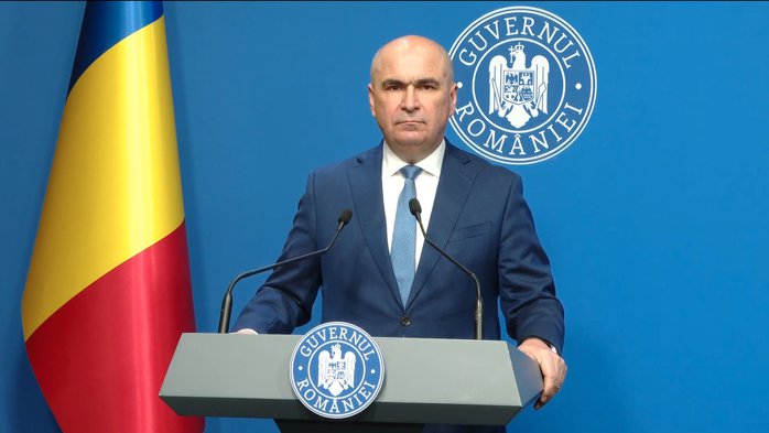 Premierul Ilie Bolojan îşi prezintă bilanţul mandatului. „Predau viitorului guvern o Românie aflată pe calea redresării corecte, cu experienţa unei guvernări fără minciună, fără populism şi cu respect pentru oameni”. Bolojan spune că miza corecţiei bugeta