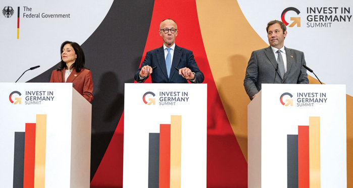 Cum şi-a etalat Germania punctele forte în faţa giganţilor economici mondiali şi a atras angajamente de investiţii de 230 miliarde de euro. Experţii toarnă însă apă rece peste aşteptările privind efecte immediate