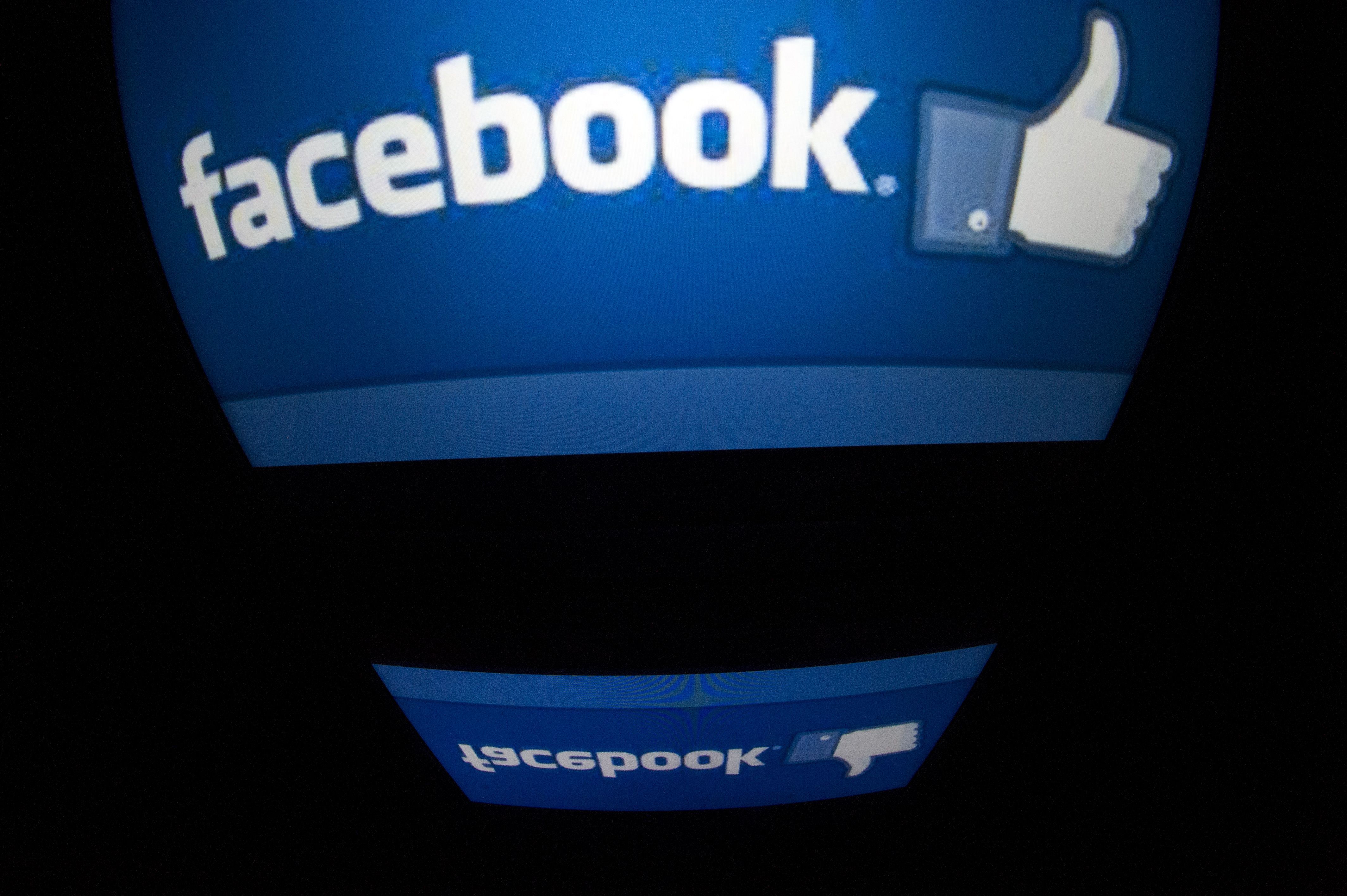Facebook a lansat o aplicaţie care le permite utilizatorilor să comunice sub anonimat