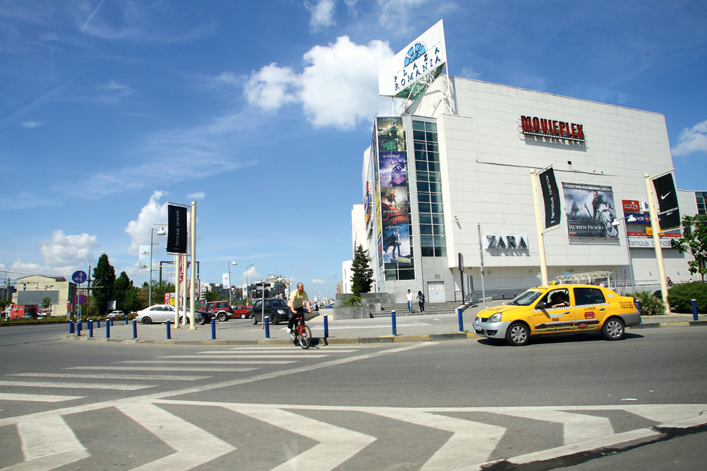 Altex merge în Plaza România unde deschide cel mai mare magazin al reţelei