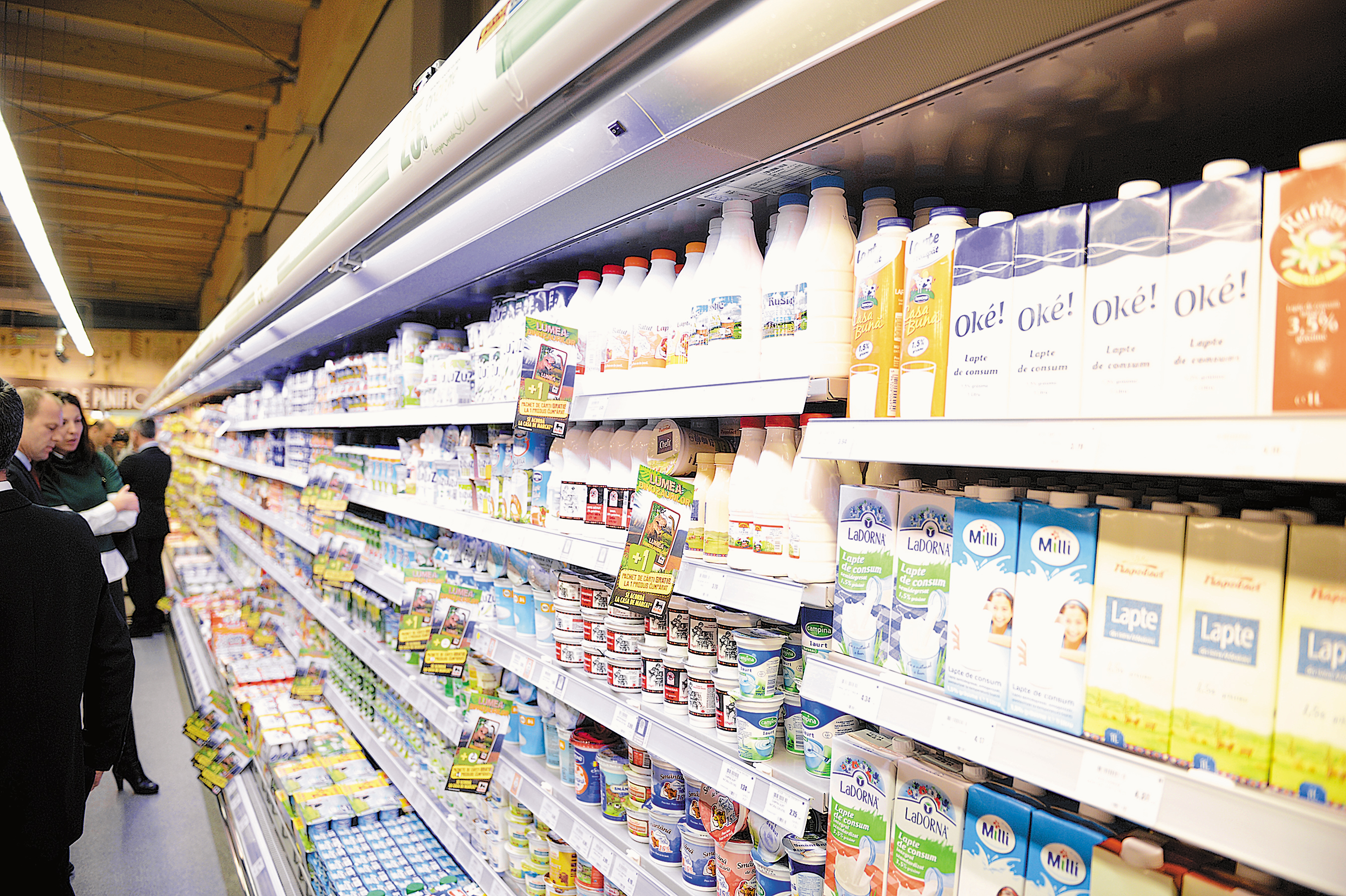 Patronat: Vânzările de lactate produse în România au scăzut cu 25% în ultimele două luni