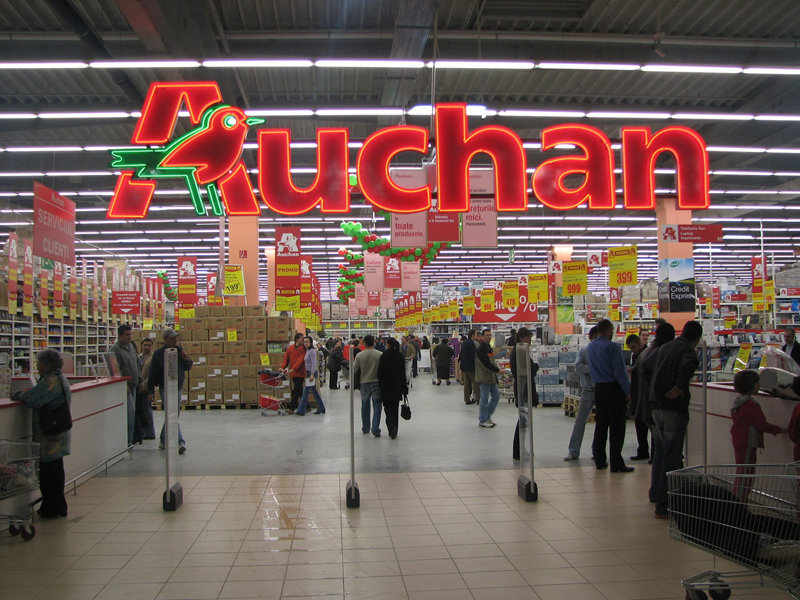 Auchan deschide miercuri hipermarketul din Drumul Taberei. La câte magazine a ajuns reţeaua retailerului