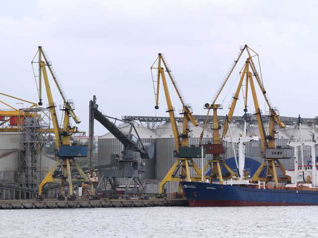 Doi români au devenit multimilionari în dolari după ce americanii le-au cumpărat afacerile din Portul Constanţa