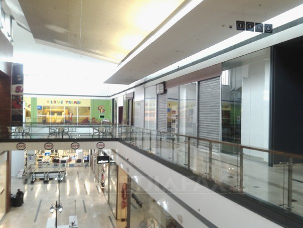 Gradul de ocupare a mall-ului Galleria Arad se reduce la 50% după închiderea hipermarketului Cora