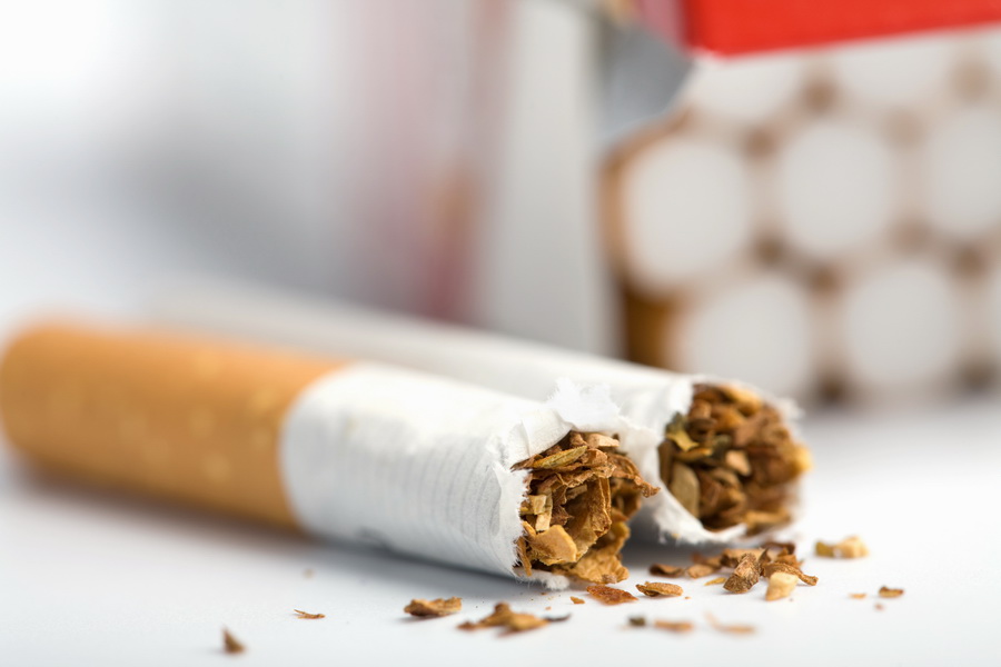 Axa renunţă la investiţiile în tutun