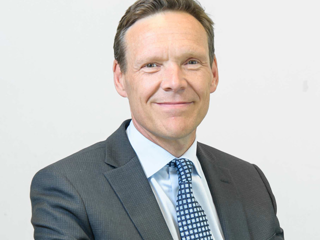 Miles Roberts, şeful grupului britanic DS Smith, cu afaceri de 4,8 miliarde de lire sterline: Achiziţia EcoPack şi EcoPaper ne asigură o cotă de 10-15% pe piaţa locală